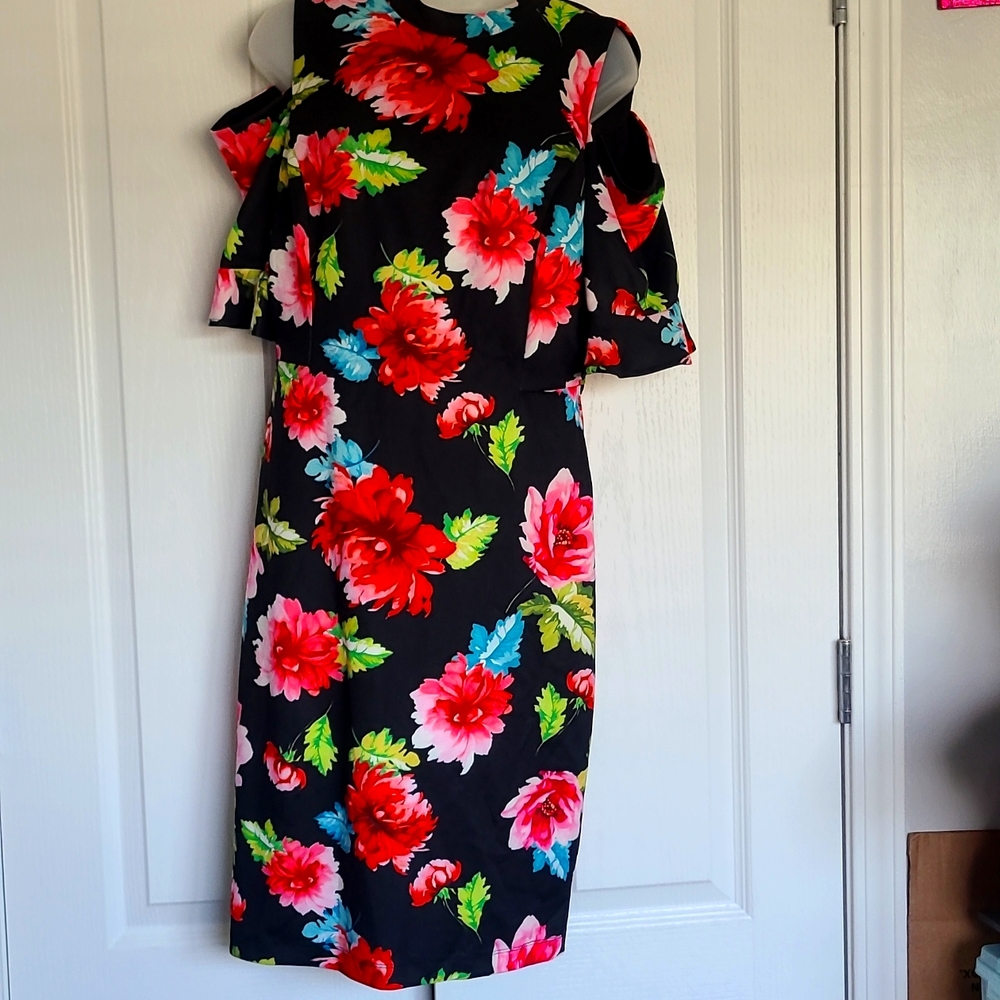 Cold shoulder flower dress